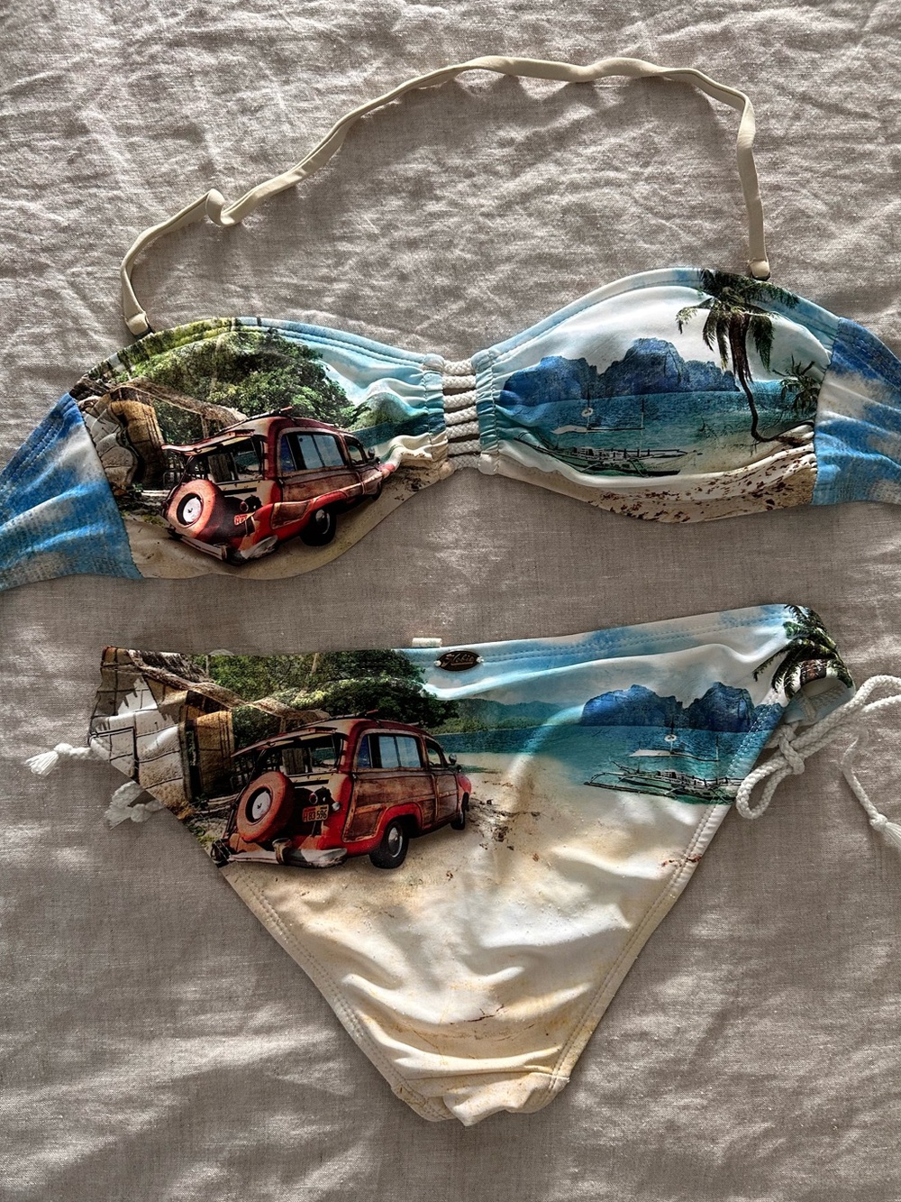 Hobie Vintage Beach Print Bikini — Blue and White